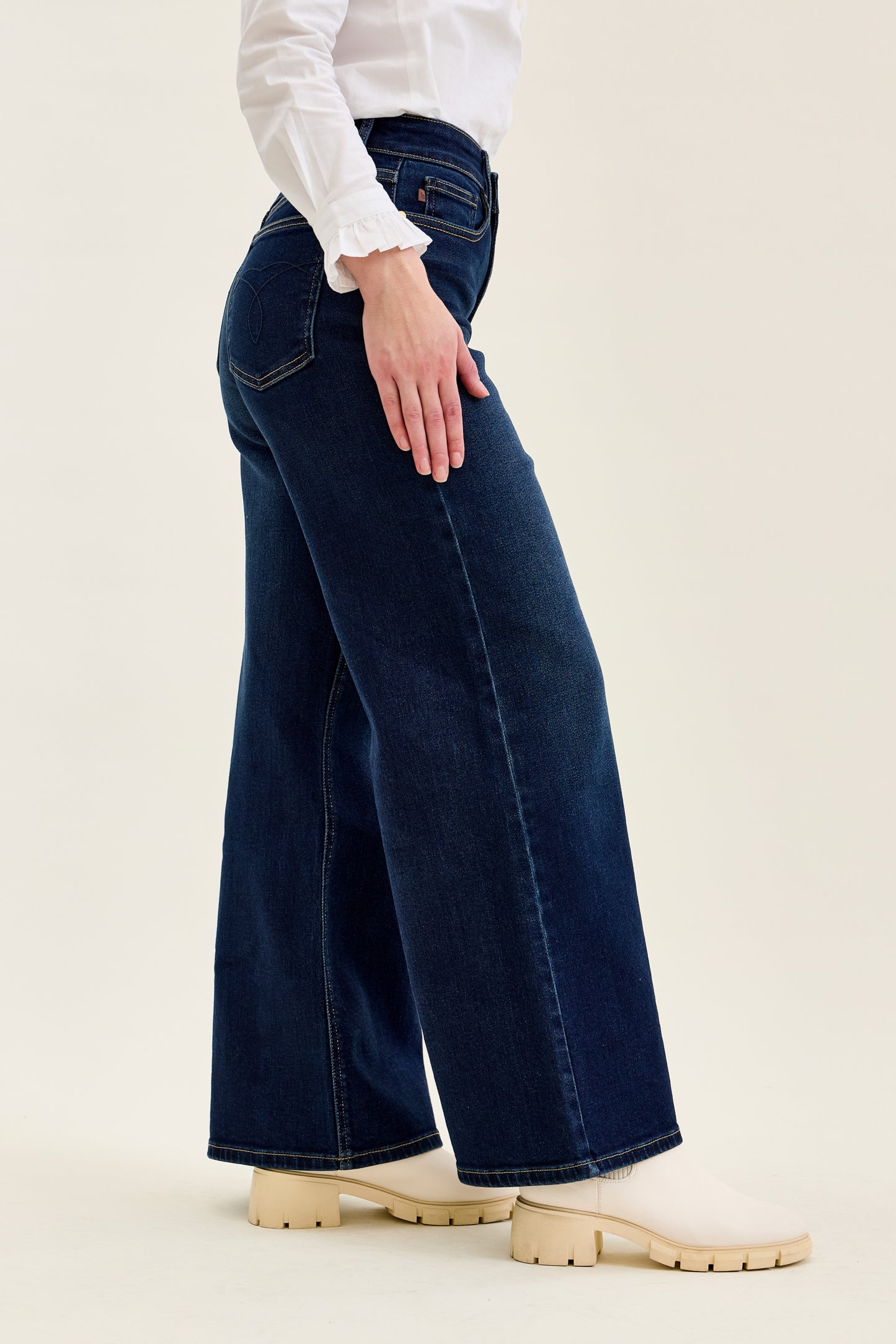 Lux Petite Wide