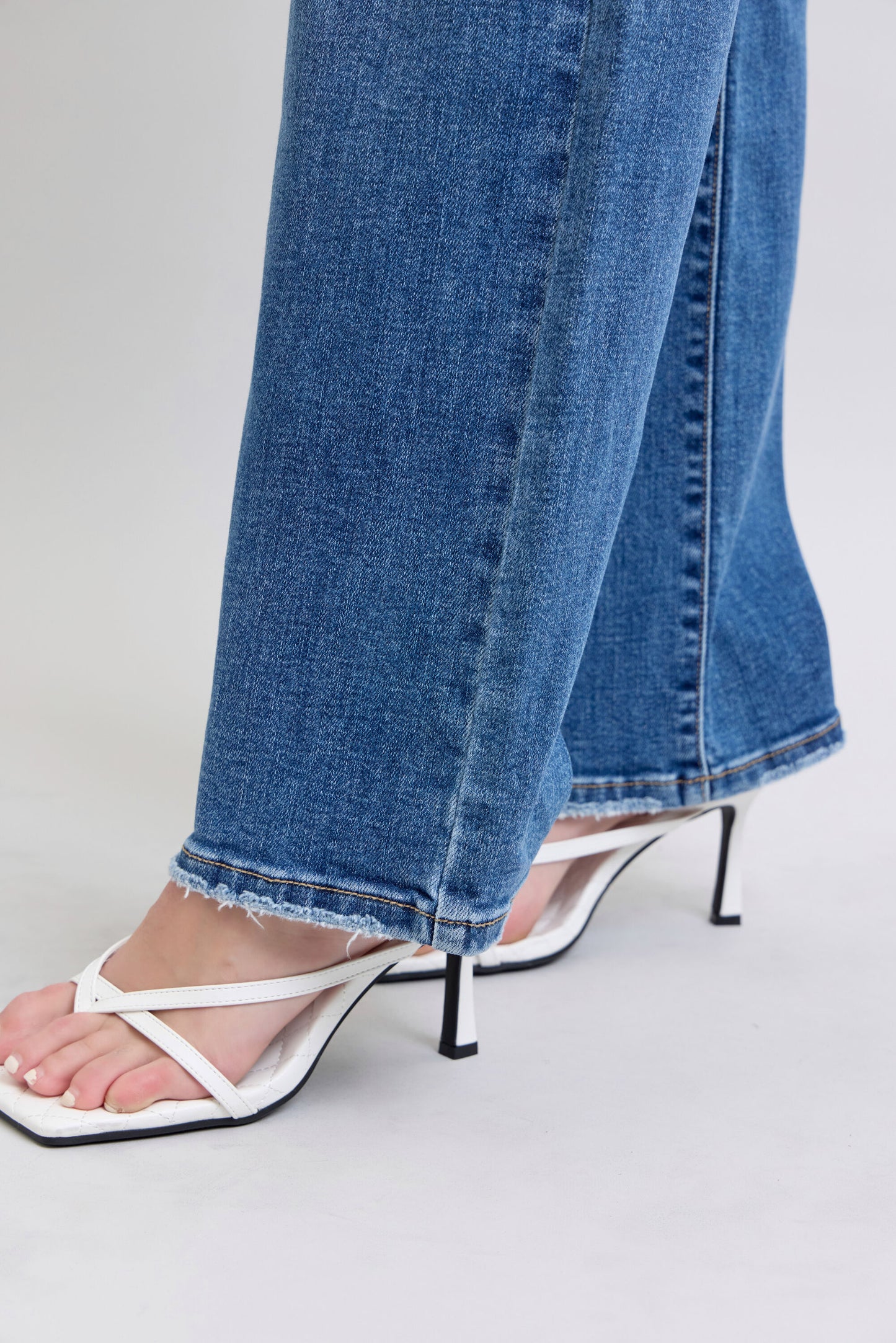 HW V Front