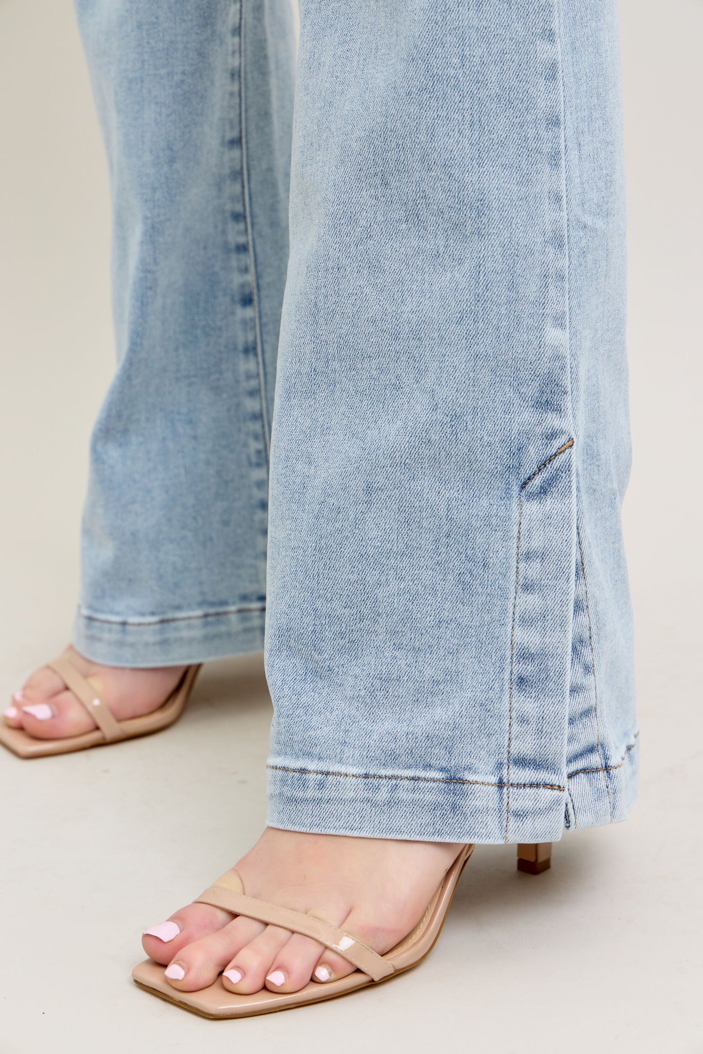 Split Seam Lightwash